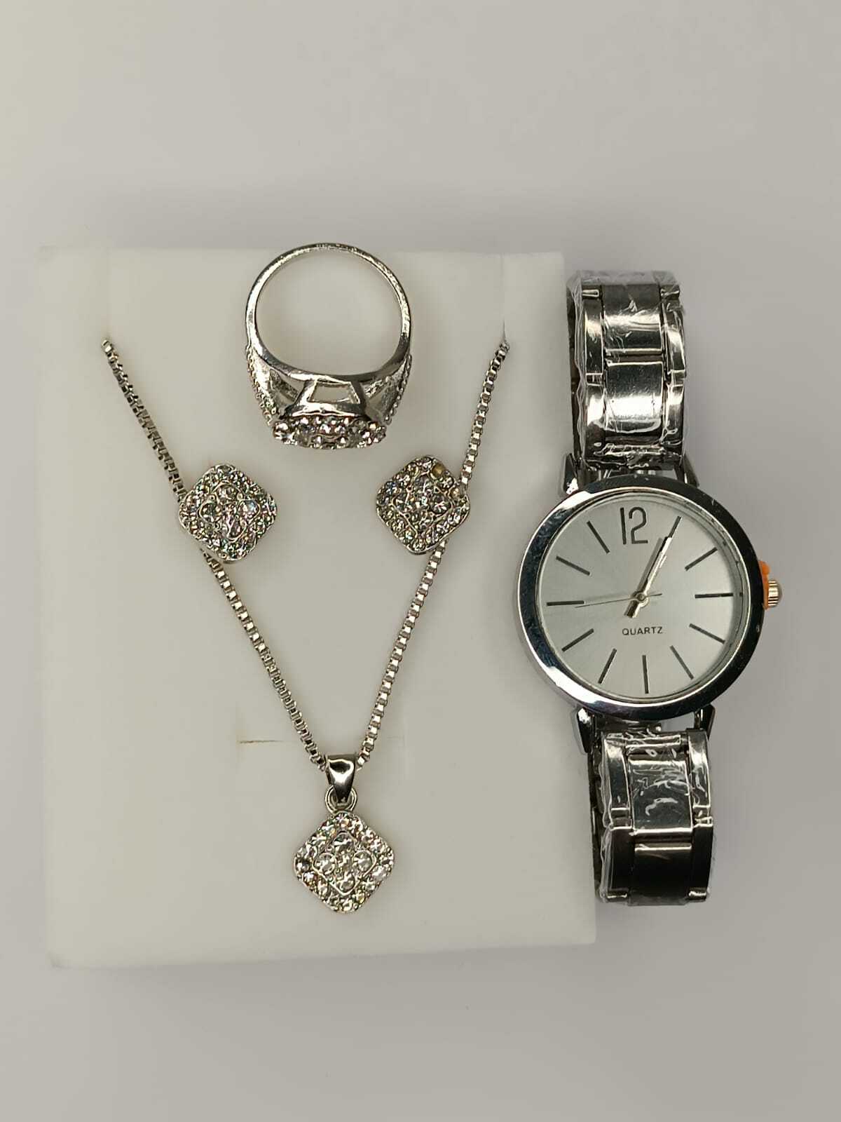 Set Elegante reloj de cuarzo color plata + collar + anillo + aretes de diamante todo en acero inoxidable